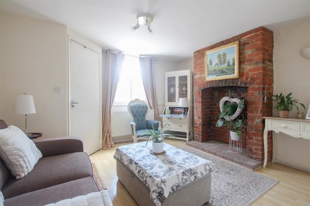 Debden Road, Saffron Walden - Photo 1