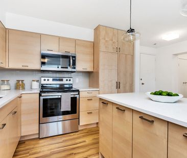 25 Woodridge Crescent, Bayshore - Belltown, Ottawa, ON - Photo 3