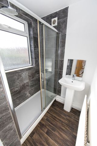 Ash Gardens, Headingley, Leeds - Photo 3