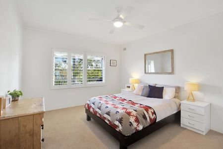 Renovated, Light Filled and with Air Con - Photo 2