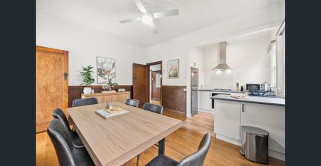 Welcoming Fully-Furnished Home in Leafy Lake Wendouree - Photo 2