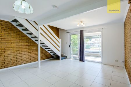 Townhouse in a gated complex with Pool - Photo 3
