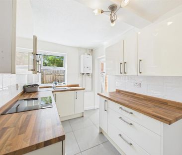 2 bedroom end of terrace house to rent - Photo 5