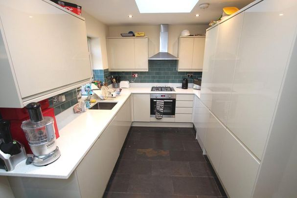 1 bedroom in a house share to rent - Photo 1