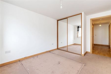 Well presented 1 bedroom apartment for rent in situated within walking distance of the City Centre. GCH. Allocated parking. Unfurnished. - Photo 2