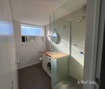 One-Bedroom Apartment in Princes Hill - Photo 6