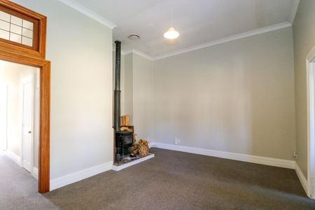 Charming home in the city - Photo 2