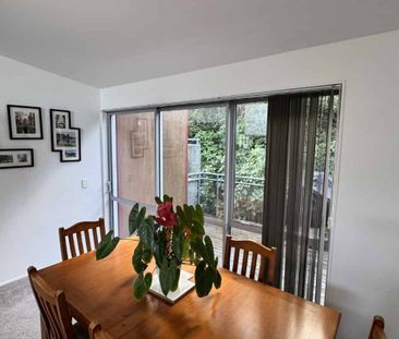 LIGHT AND BRIGHT - sunny townhouse in super location: - Photo 1
