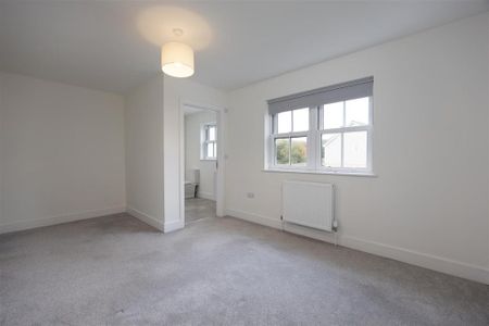 3 bedroom detached house to rent - Photo 5