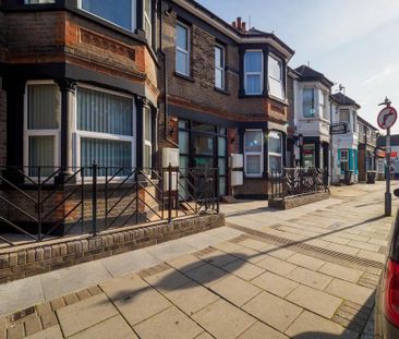 1 bedroom in a flat share to rent - Photo 1