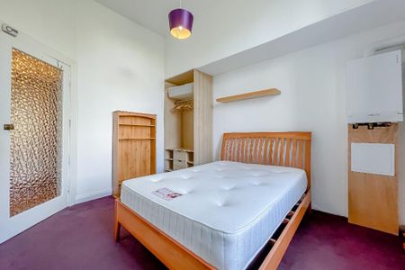 2 bedroom flat to rent - Photo 3