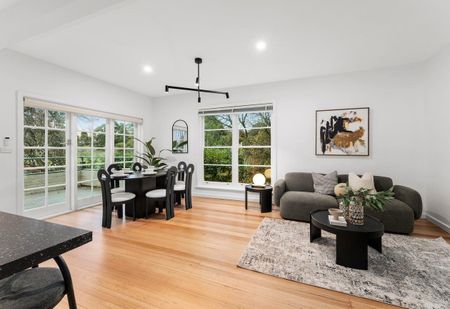 Charming 4-Bedroom Home with Park Views & Prime Convenience - Photo 3