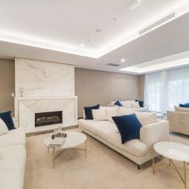 Luxury STUDIO Residence in "The Landmark" - Photo 1