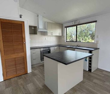 Comfort on Catherine Cres - Photo 4