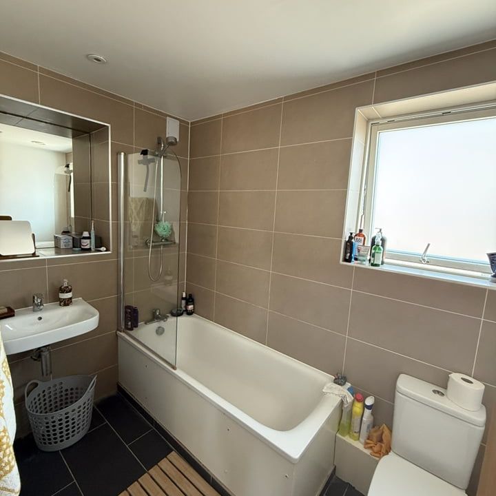 Room in a Shared Flat, Brixton Hill, SW2 - Photo 1