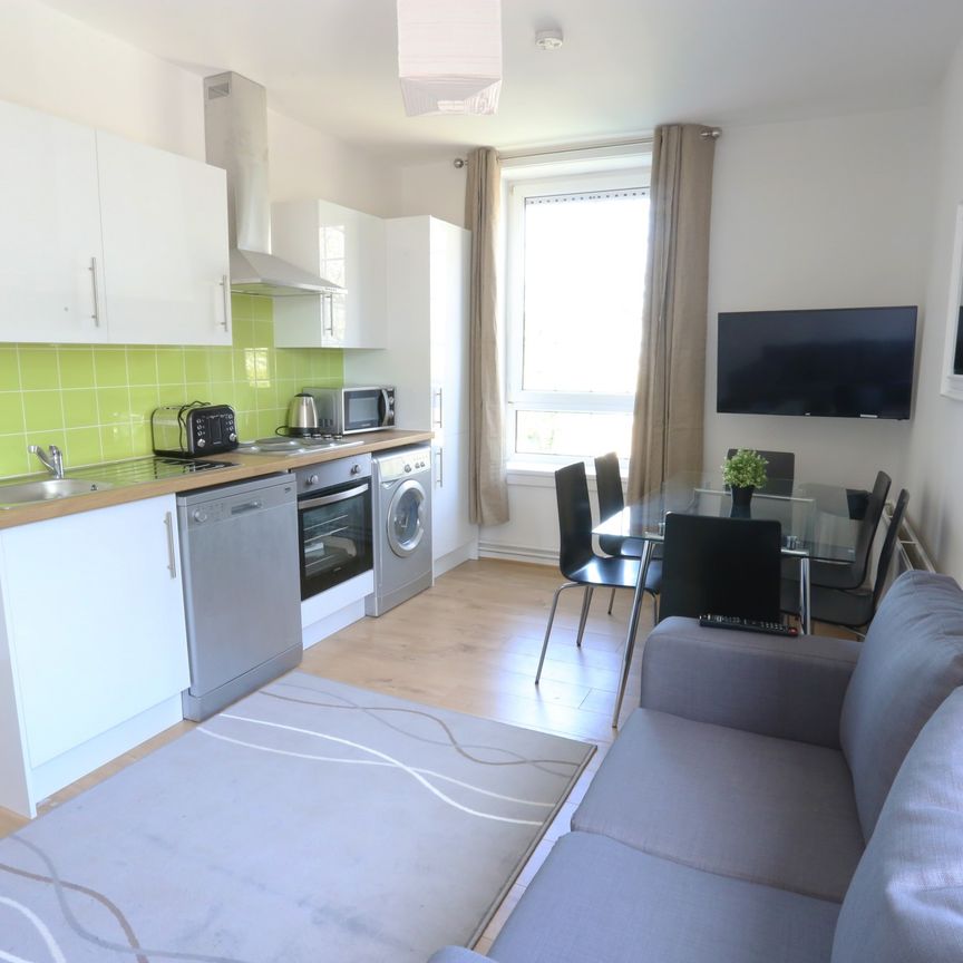 Alton House – Room 2 - Photo 1