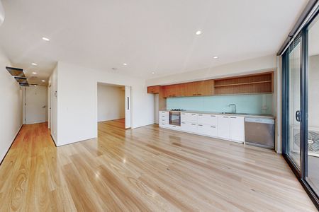 15/297 Pascoe Vale Road, Essendon VIC 3040 - Photo 5