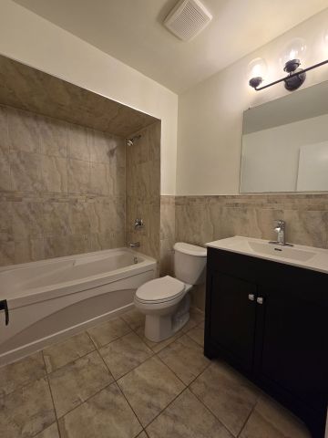 For Lease - 2602 Chisholm Court, Mississauga, Ontario - Photo 2