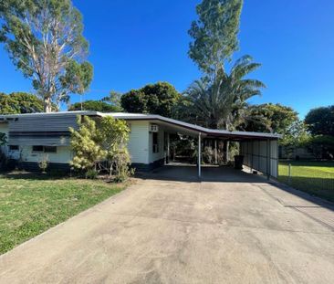 3 Bedroom House Neat & Tidy with Outdoor Area Undercover - Photo 6
