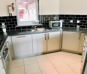 2 Bed Apartment Ensuite Room - Photo 5