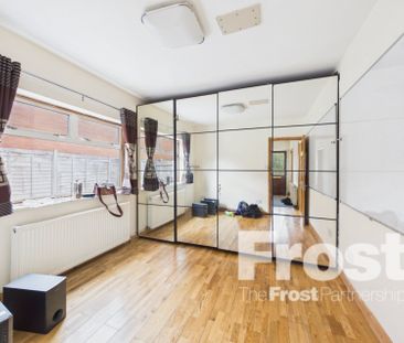 London Road, Slough, Berkshire,SL3 - Photo 2