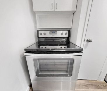 For Lease - 2 Superior Avenue Unit# 39, Toronto, Ontario - Photo 3