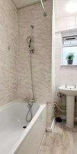 Room in a Shared Flat, Templar House, NW2 - Photo 3