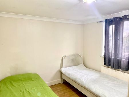 Room in a Shared House, Grove Green Road, E11 - Photo 2
