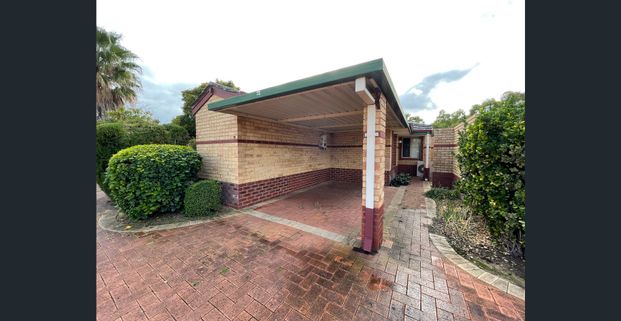 Tidy 3 bedroom villa - Photo 1