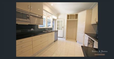 THE PERFECT FAMILY HOME - Photo 2