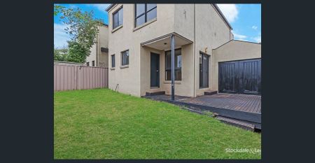 CENTRAL 3 BR T/HOUSE - OCEAN VIEWS - Photo 3