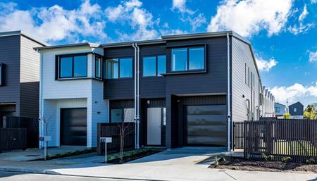 Near New & Ready to Move In - Photo 4