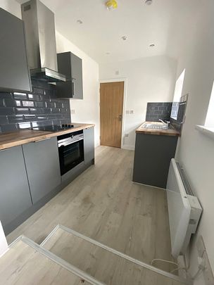 £900 PCM, Modern Two Bedroom First Floor Apartment in High Street, Barry, Vale of Glamorgan, CF62 7DT - Photo 1