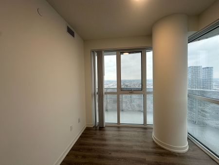 For Lease - 8 Interchange Way Unit# 4806, Vaughan, Ontario - Photo 2