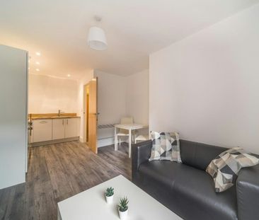 Flat to rent on - Photo 5