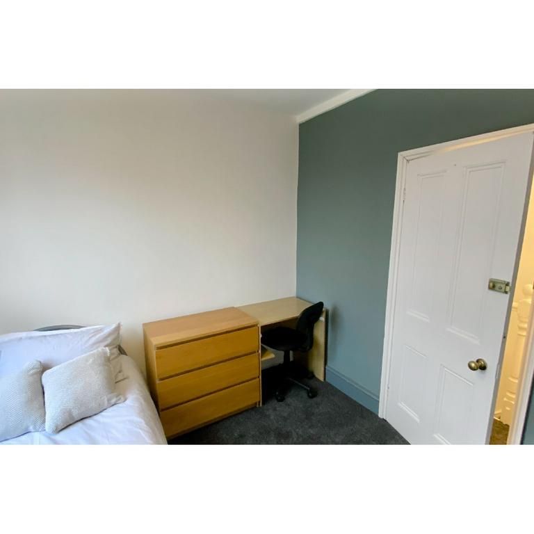 4 bedroom house to rent - Photo 1