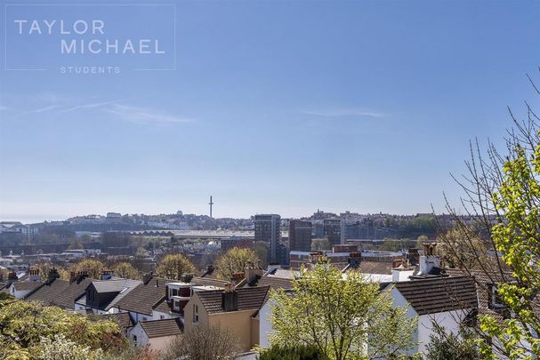 4 bedroom terraced house to rent - Photo 1