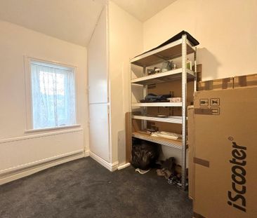 3 bedroom end of terrace house to rent - Photo 4