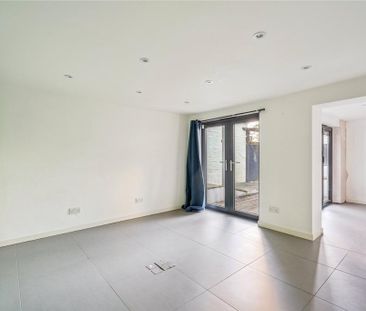 4 bedroom terraced house to rent - Photo 2