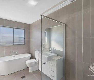 Modern Bayside Living at Wynnum Heights - Photo 5
