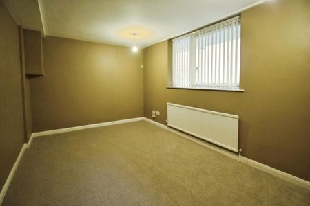 3 bedroom maisonette to rent - Photo 2