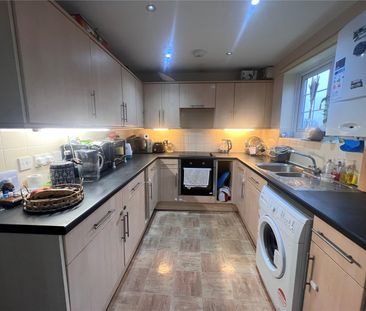 Manor House Court, Epsom, Surrey, KT18 7RN - Photo 2