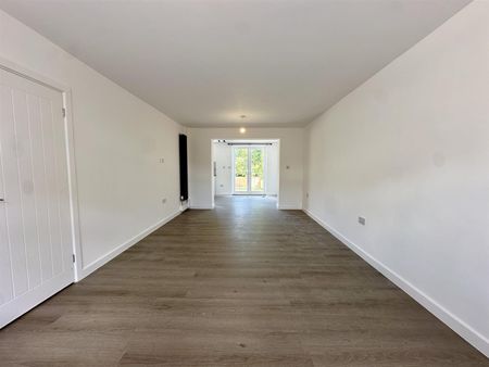 Hill Rise, Chippenham, SN15 - Photo 2