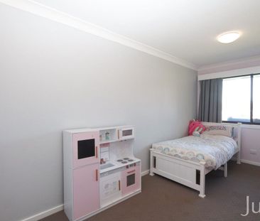 HOME WITH VIEWS - Photo 1