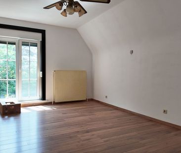 Zonnig en rustig gelegen alleenstaande woning te Eeklo! - Foto 6