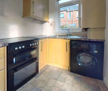 2 bedroom semi-detached property to rent - Photo 5