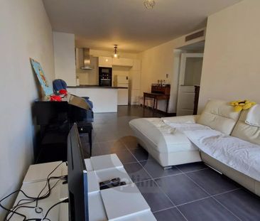 spacieux T3 moderne MEUBLE plein centre Carnoles, - Photo 1