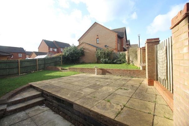 4 bedroom detached house to rent - Photo 1