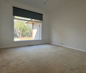 3 bedrooms close to Knox City shopping centre - Photo 6