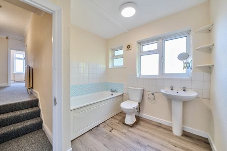 Maisonette to rent - Grays, RM17 - Photo 3